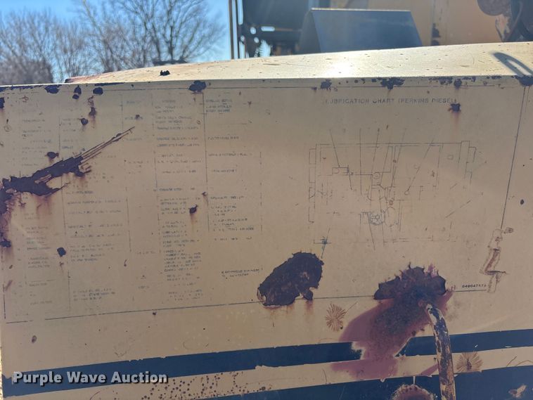 image for item FI0134 1986 Caterpillar PS-130 pneumatic roller