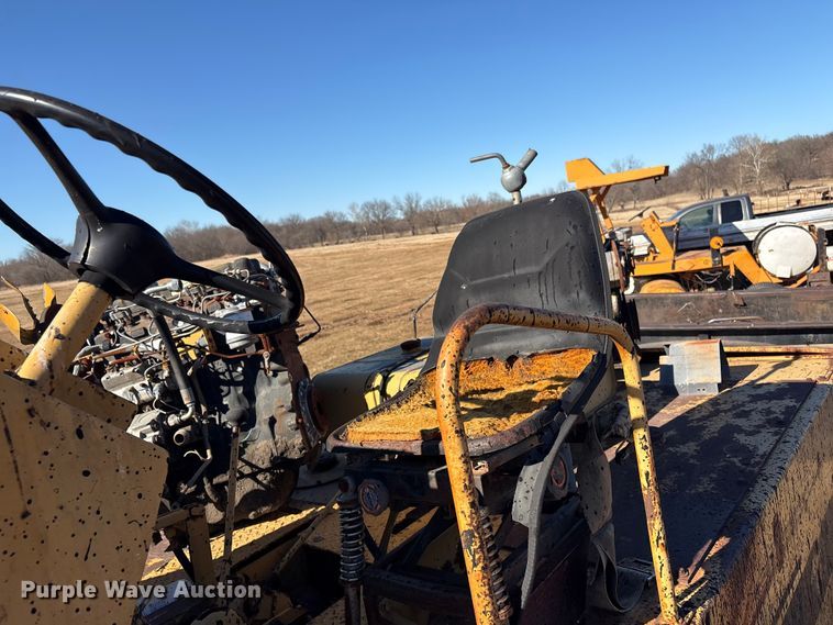 image for item FI0134 1986 Caterpillar PS-130 pneumatic roller