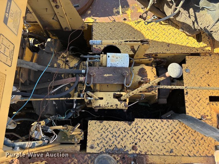 image for item FI0134 1986 Caterpillar PS-130 pneumatic roller