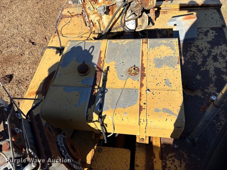 image for item FI0134 1986 Caterpillar PS-130 pneumatic roller