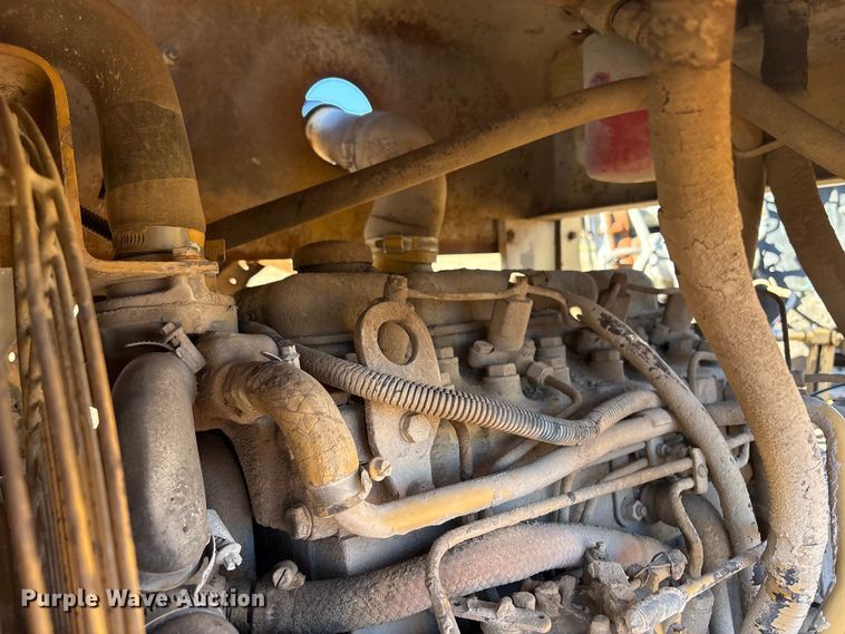 image for item FI0134 1986 Caterpillar PS-130 pneumatic roller