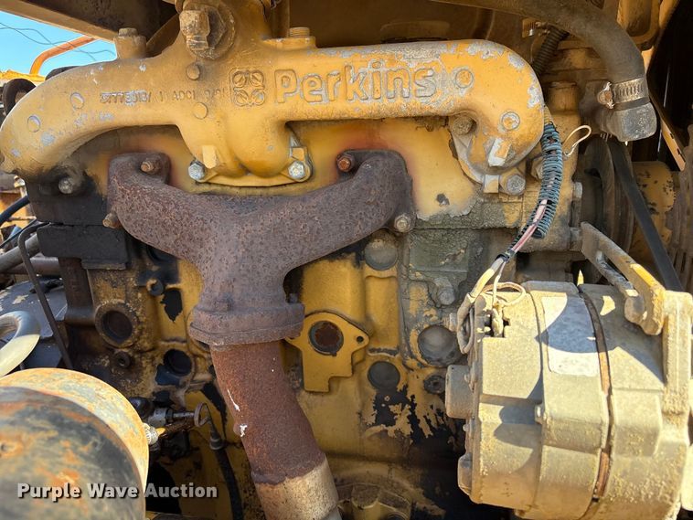 image for item FI0134 1986 Caterpillar PS-130 pneumatic roller