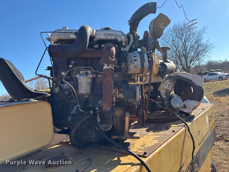 image for item FI0134 1986 Caterpillar PS-130 pneumatic roller