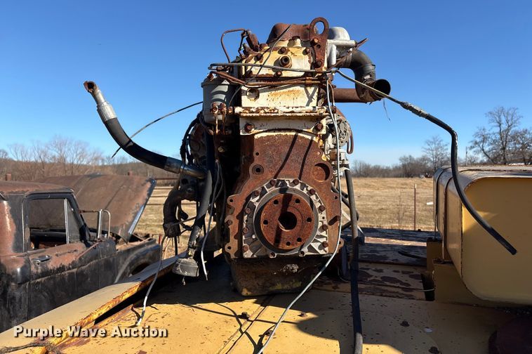 image for item FI0134 1986 Caterpillar PS-130 pneumatic roller