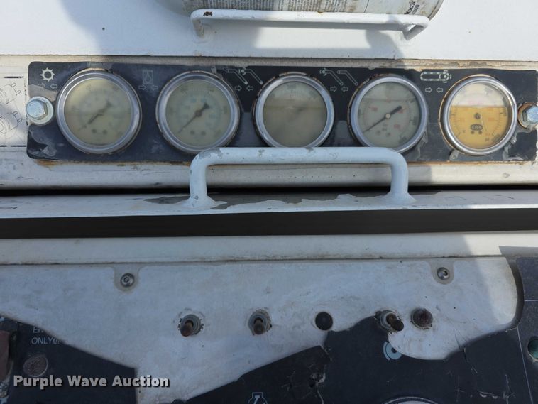 image for item FI0826 2006 Roadtec RX-900 milling machine