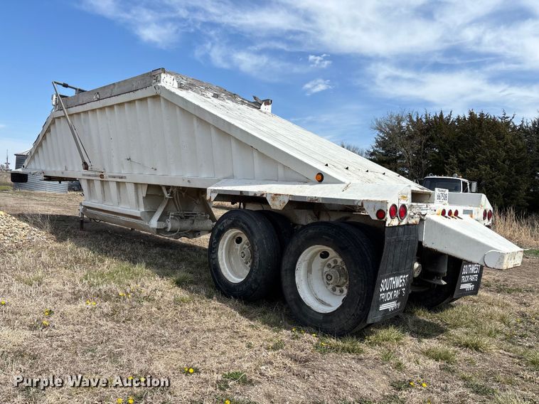 image for item FI0936 2000 CTS bottom dump trailer