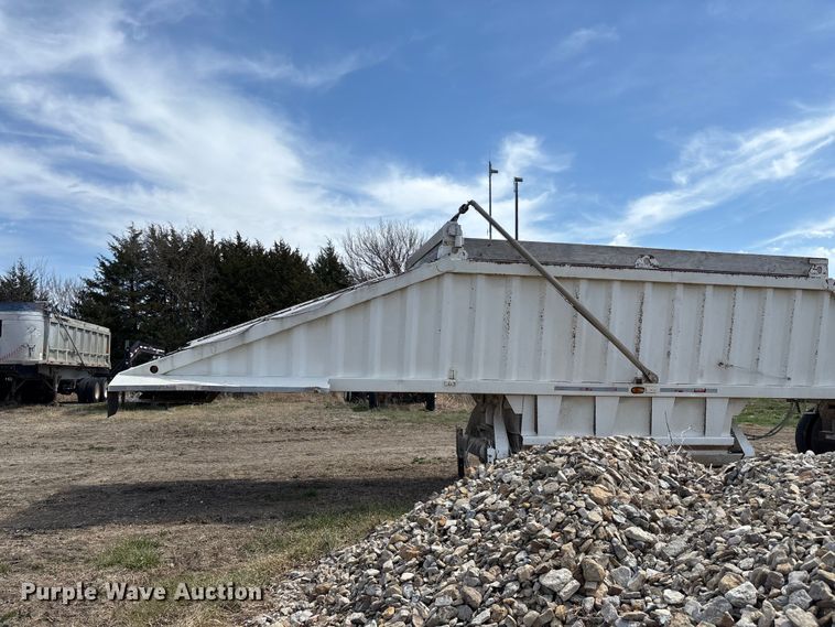 image for item FI0936 2000 CTS bottom dump trailer