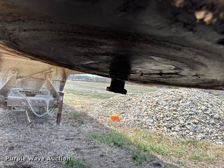 image for item FI0936 2000 CTS bottom dump trailer