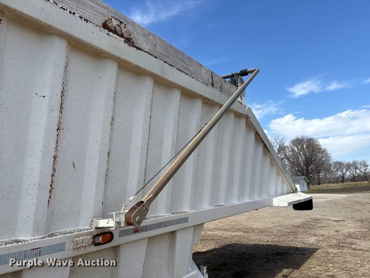 image for item FI0936 2000 CTS bottom dump trailer