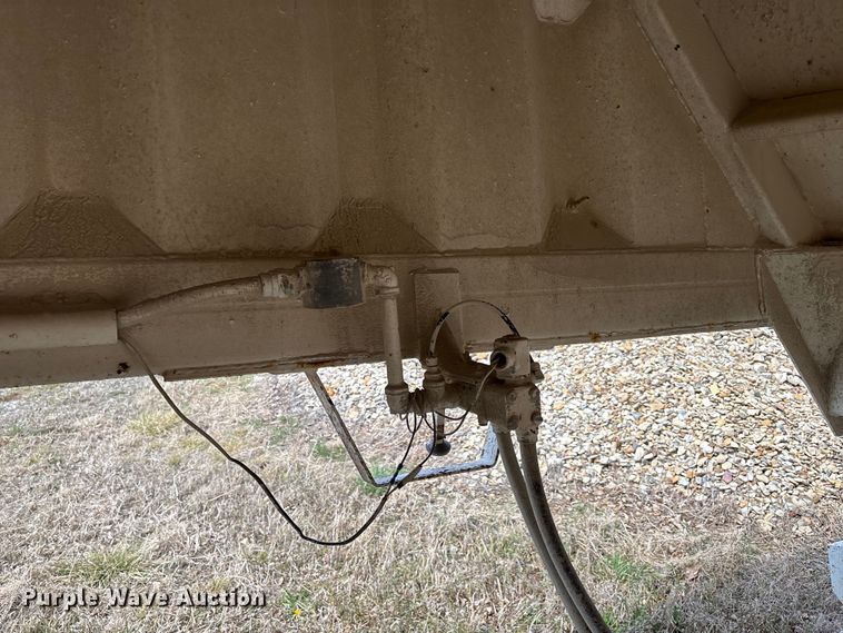 image for item FI0936 2000 CTS bottom dump trailer