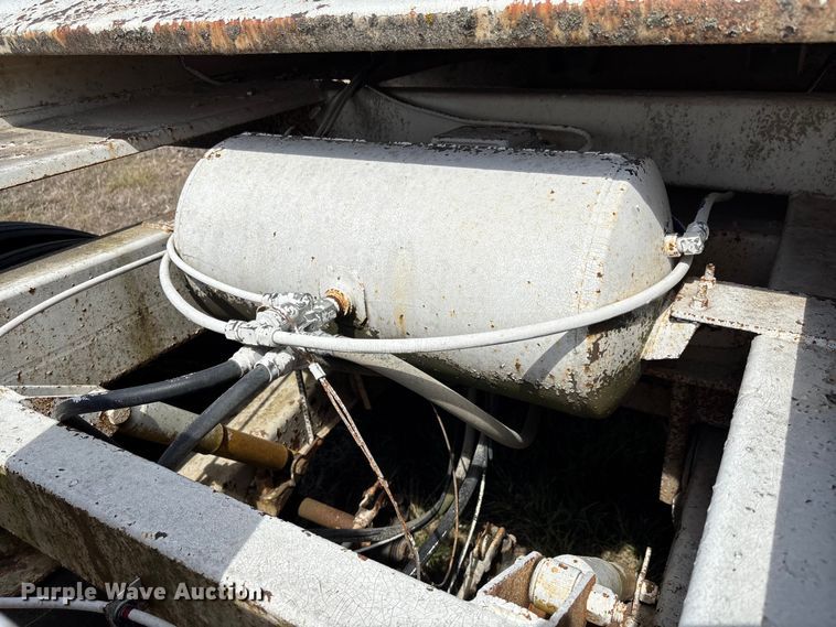 image for item FI0936 2000 CTS bottom dump trailer