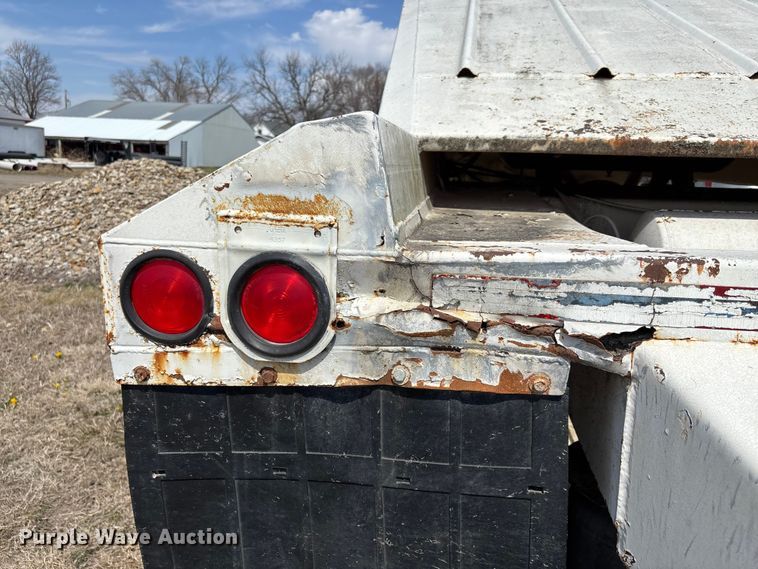 image for item FI0936 2000 CTS bottom dump trailer