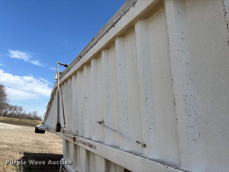 image for item FI0936 2000 CTS bottom dump trailer