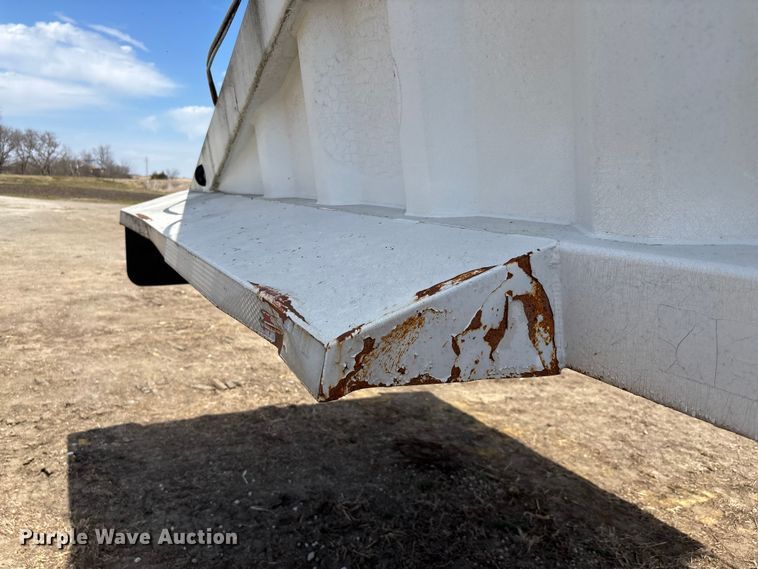 image for item FI0936 2000 CTS bottom dump trailer