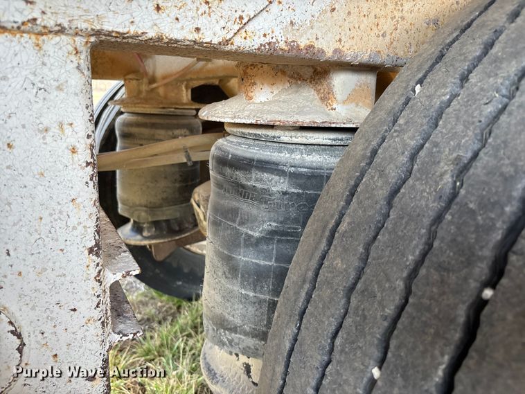 image for item FI0936 2000 CTS bottom dump trailer