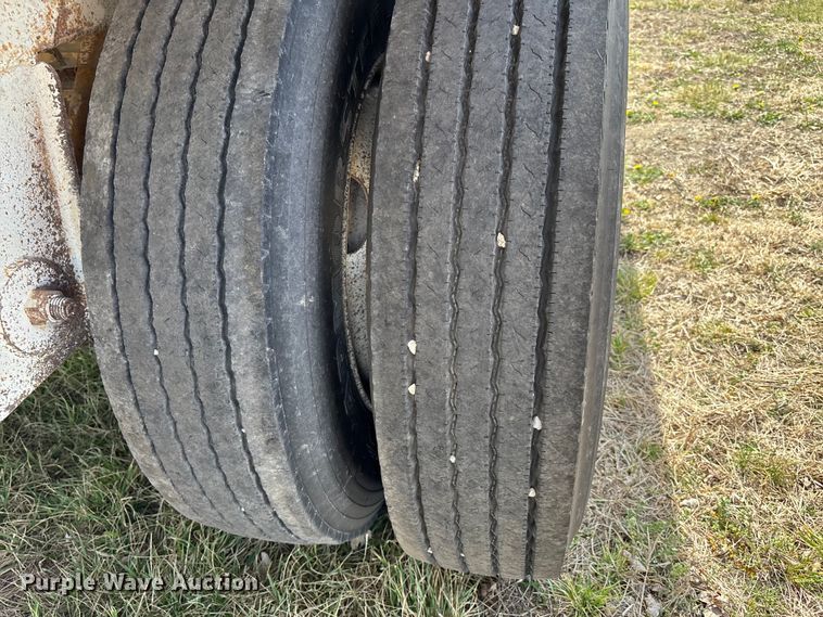 image for item FI0936 2000 CTS bottom dump trailer