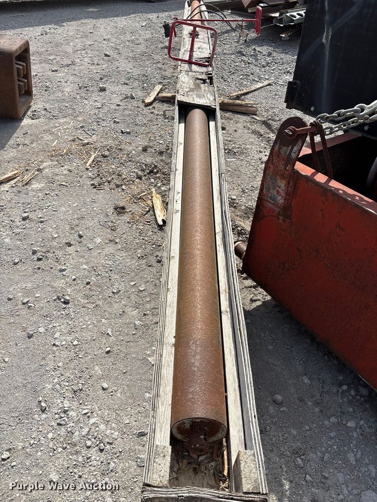 image for item FI0957 (2) hydraulic concrete screed rollers