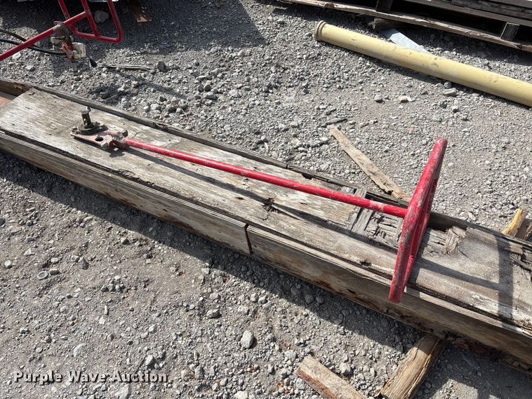 image for item FI0957 (2) hydraulic concrete screed rollers