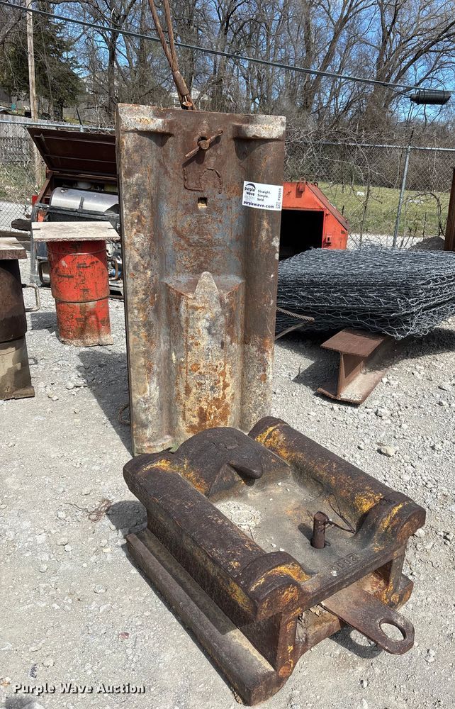 image for item FI0959 (2) crane pile drivers