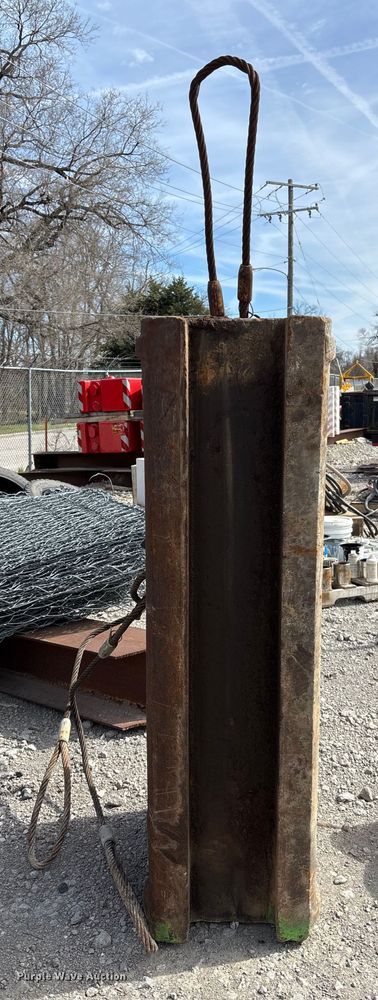 image for item FI0959 (2) crane pile drivers