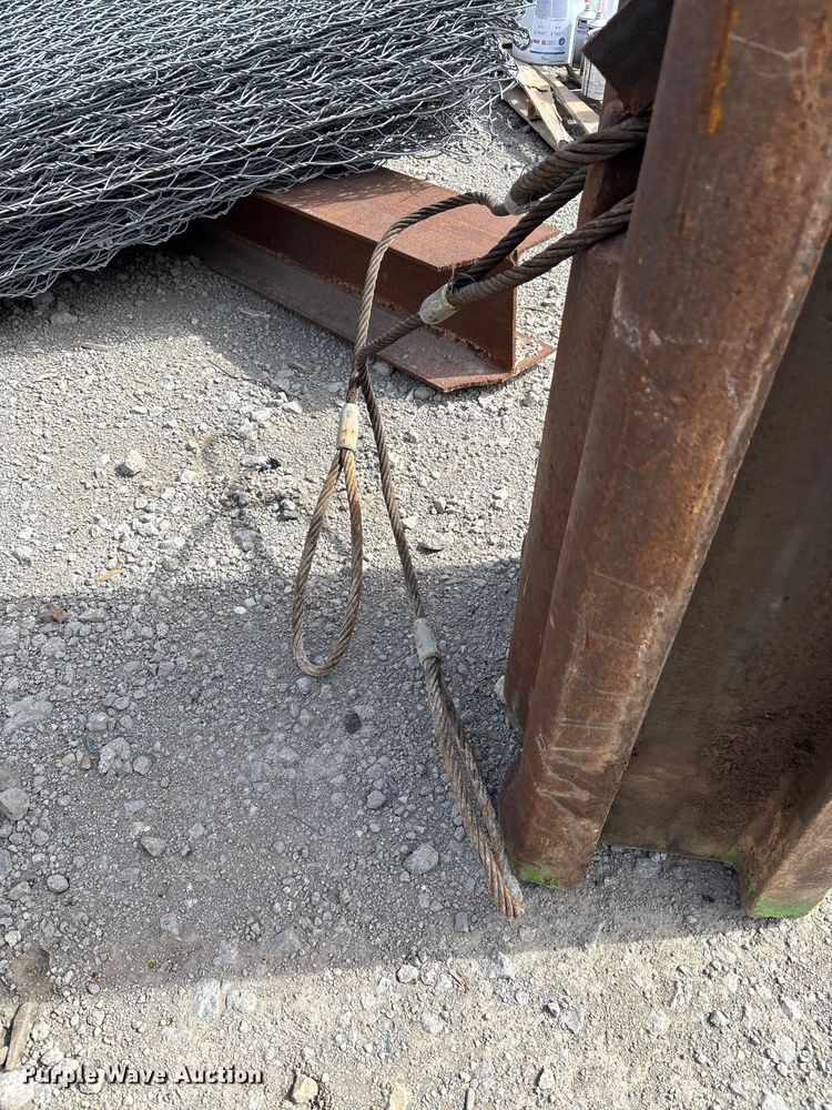 image for item FI0959 (2) crane pile drivers