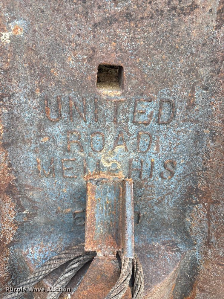 image for item FI0959 (2) crane pile drivers