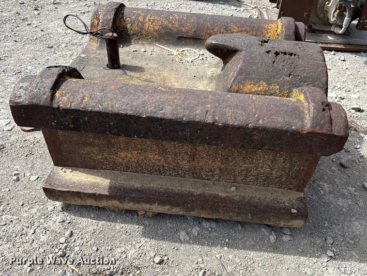 image for item FI0959 (2) crane pile drivers