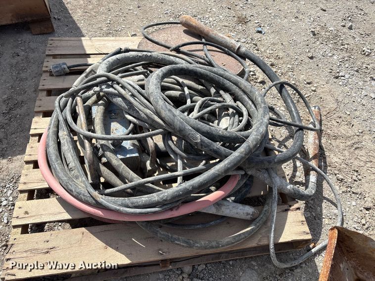 image for item FI0961 (4) concrete whips 