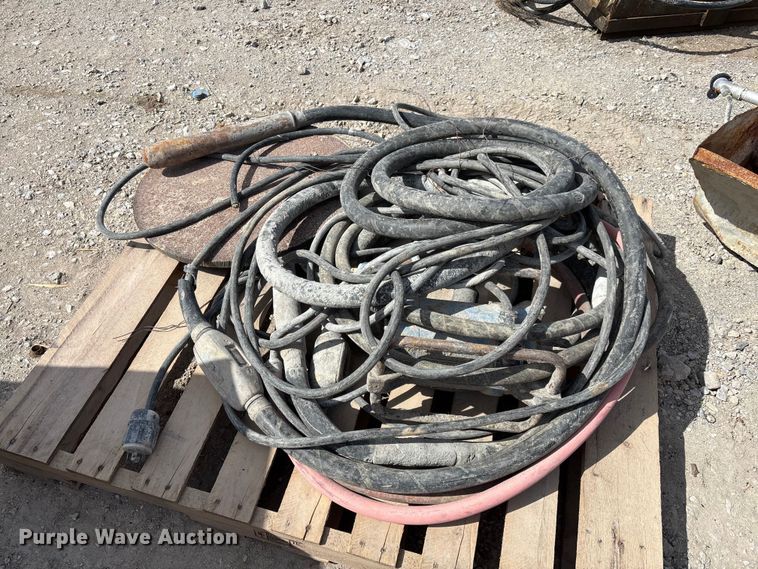 image for item FI0961 (4) concrete whips 