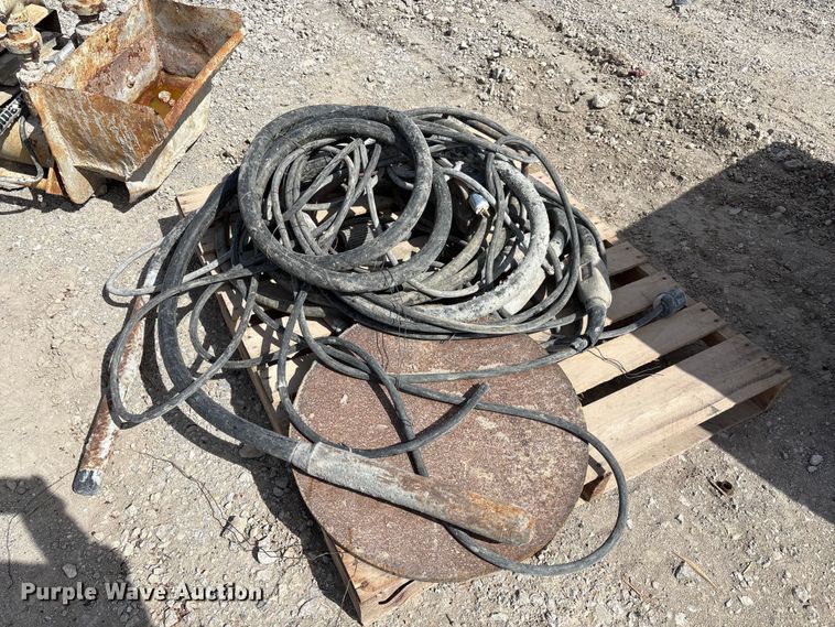 image for item FI0961 (4) concrete whips 