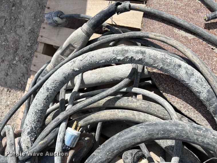 image for item FI0961 (4) concrete whips 