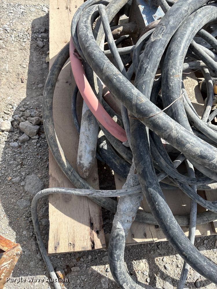 image for item FI0961 (4) concrete whips 