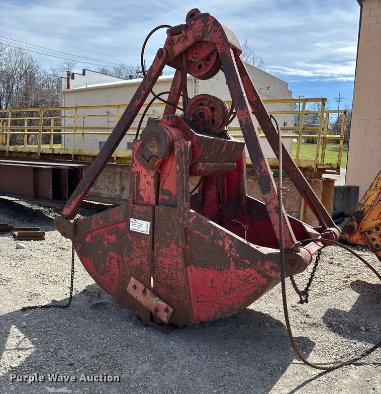image for item FI0963 M.P. McCaffrey clam shell bucket