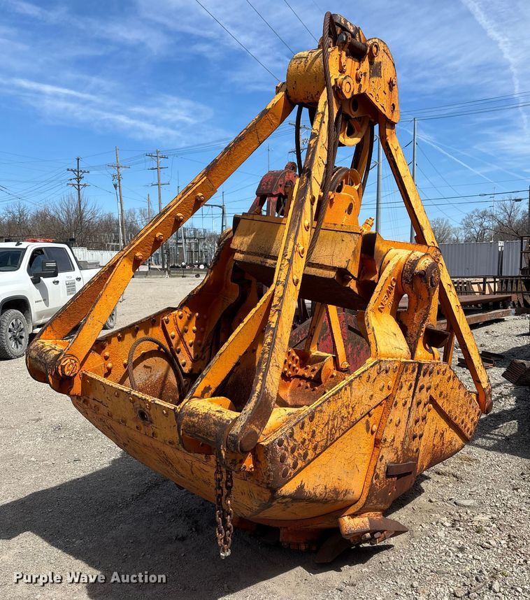 image for item FI0964 Owen 2315  clam shell bucket