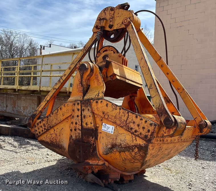 image for item FI0964 Owen 2315  clam shell bucket