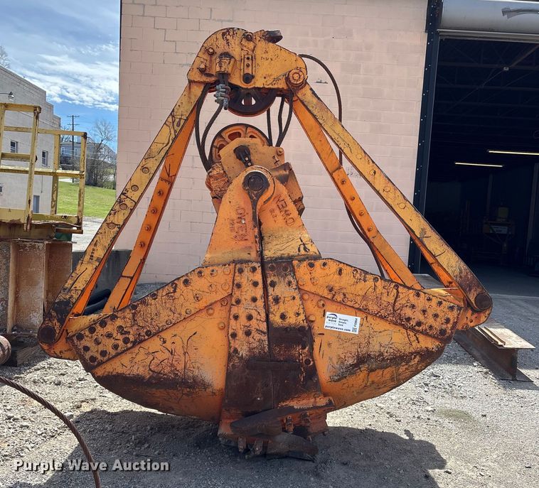 image for item FI0964 Owen 2315  clam shell bucket