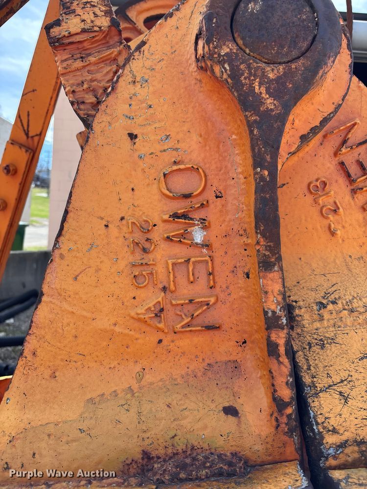 image for item FI0964 Owen 2315  clam shell bucket