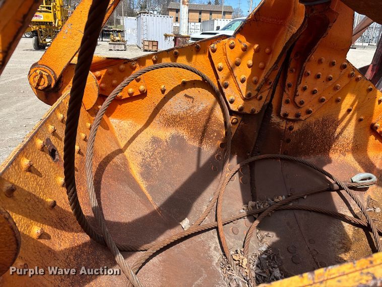 image for item FI0964 Owen 2315  clam shell bucket