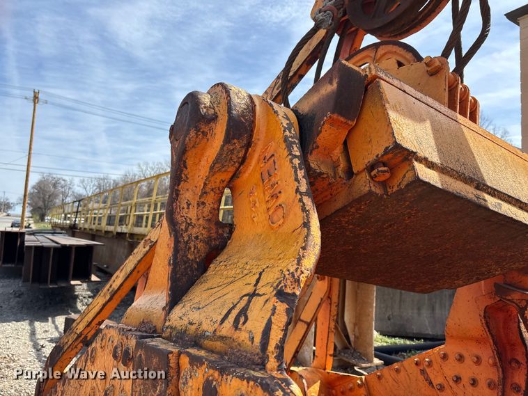 image for item FI0964 Owen 2315  clam shell bucket