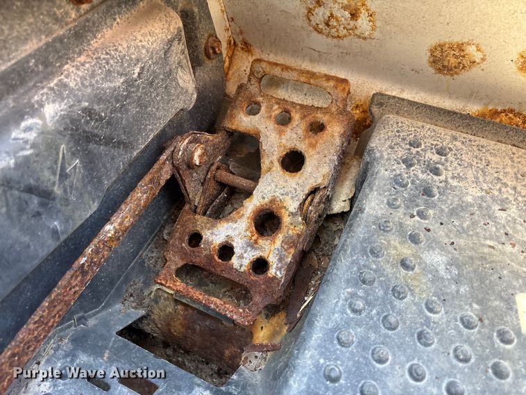 image for item FI1664 2017 Bobcat S650 skid steer loader