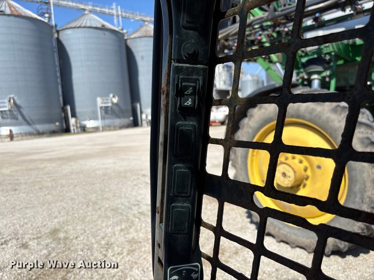 image for item FI1664 2017 Bobcat S650 skid steer loader