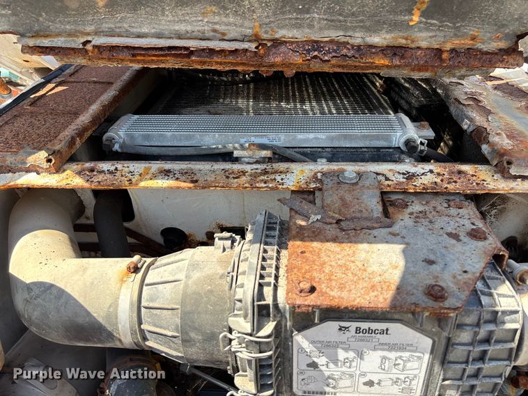 image for item FI1664 2017 Bobcat S650 skid steer loader