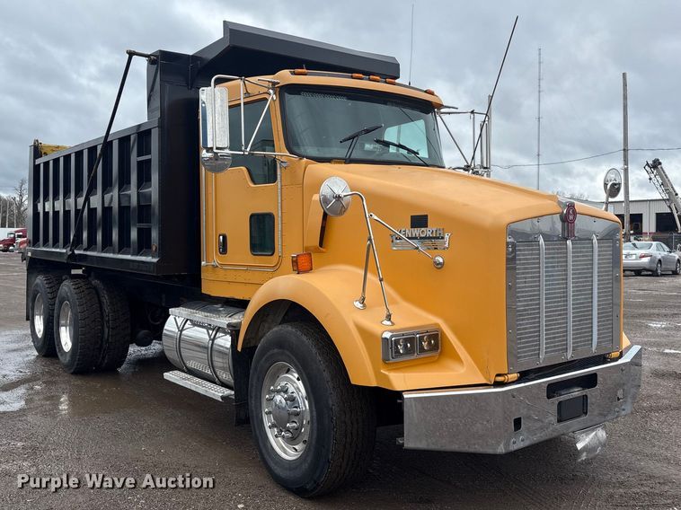 image for item FK1267 2005 Kenworth  T800 dump truck