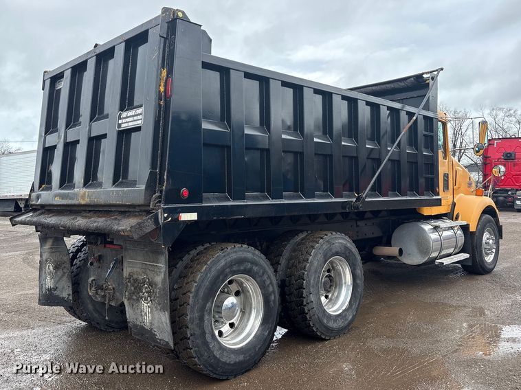 image for item FK1267 2005 Kenworth  T800 dump truck