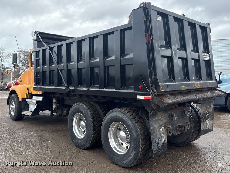 image for item FK1267 2005 Kenworth  T800 dump truck