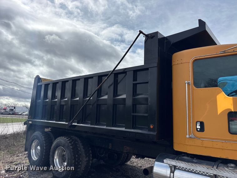image for item FK1267 2005 Kenworth  T800 dump truck