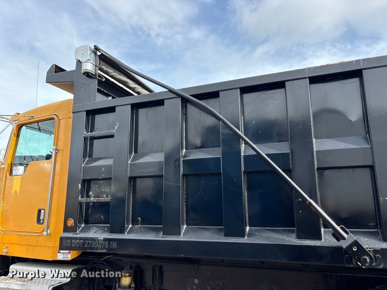 image for item FK1267 2005 Kenworth  T800 dump truck