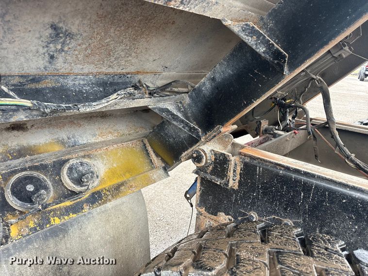 image for item FK1267 2005 Kenworth  T800 dump truck