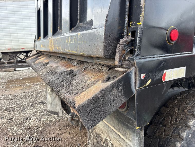 image for item FK1267 2005 Kenworth  T800 dump truck