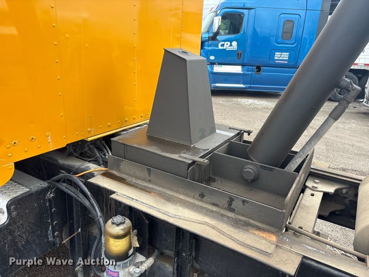 image for item FK1267 2005 Kenworth  T800 dump truck